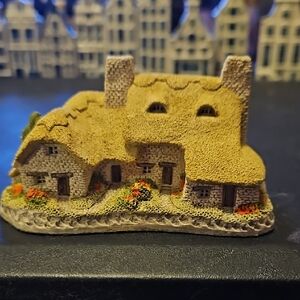 Meadow Bank Cottage By David Winter Miniature Stone Cottage Figurine